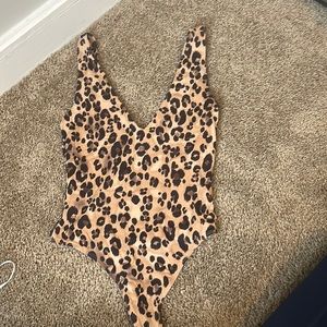Babaton/Aritzia XS Cheetah body suit